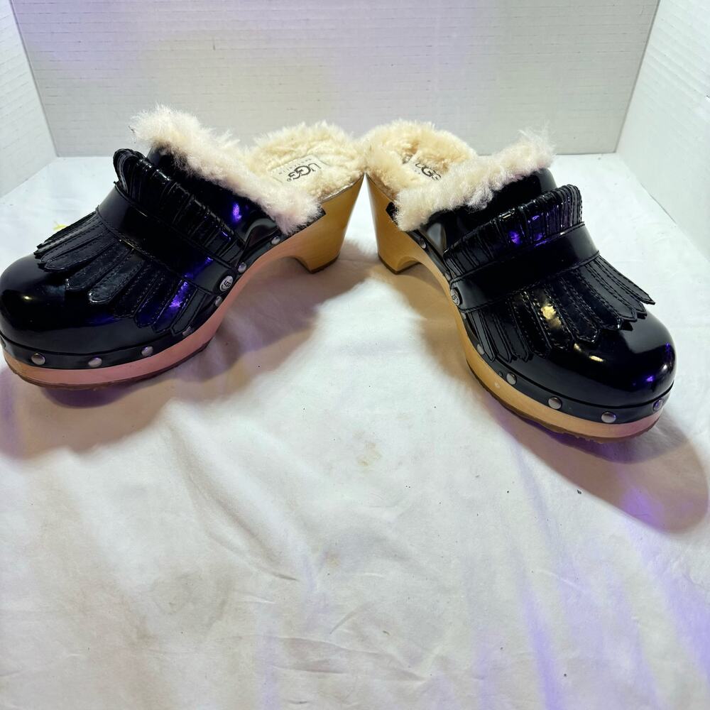 UGG VINTAGE BLACK PATENT LEATHER MULES WITH REMOVABLE FRINGE SZ 6